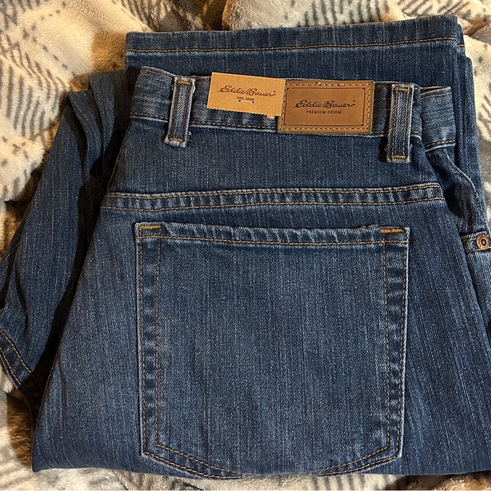 Women’s Eddie Bauer Jeans NWT 14P Stretch